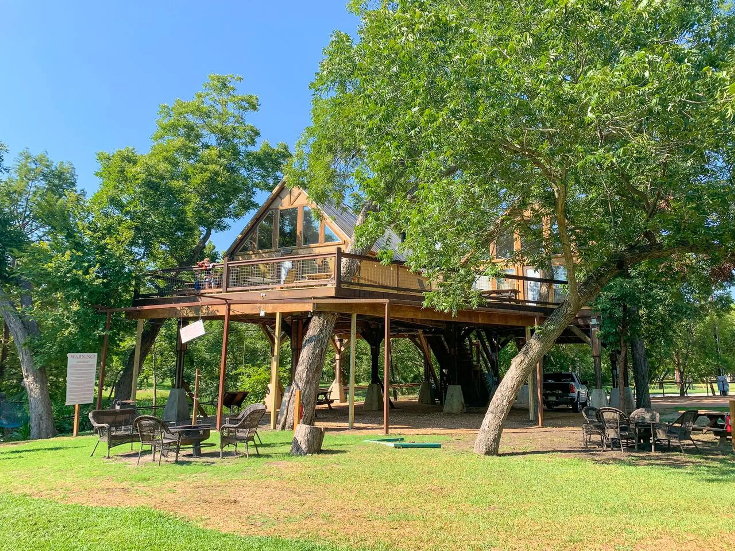 Treehouse rentals at Geronimo Creek Retreat